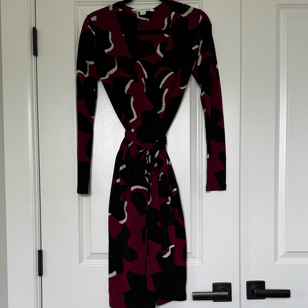 DVF Diane von Furstenberg Wool Knit Wrap Dress Burgundy Black Size P